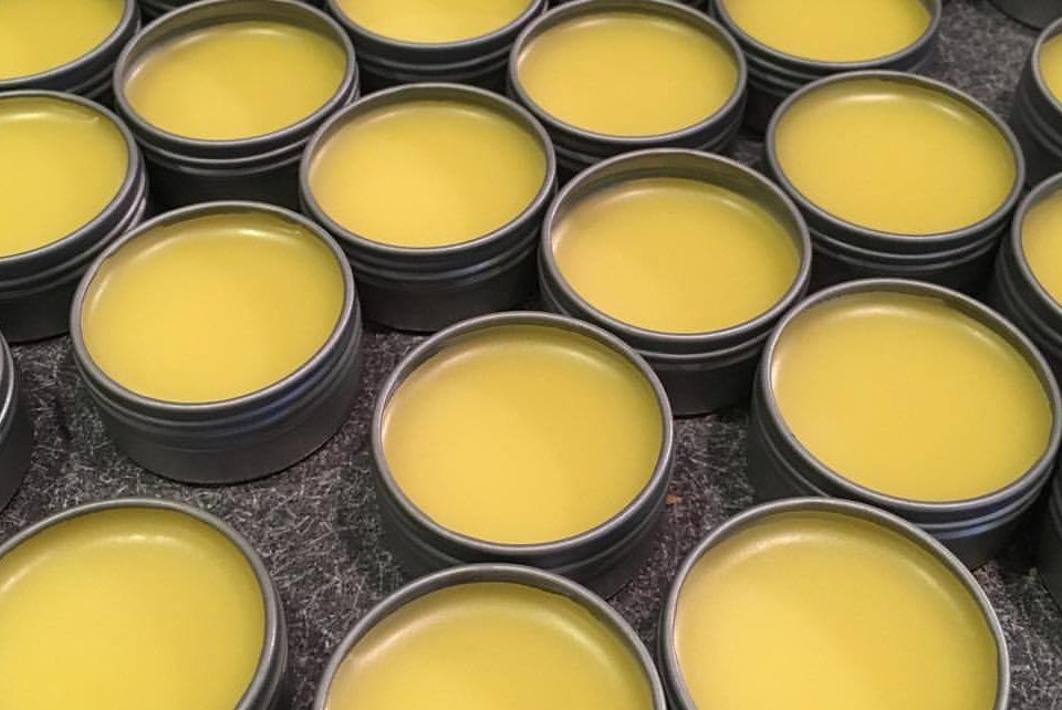 How to make beeswax and honey lip balm